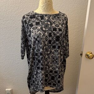 LuLaRoe Elegant Black and White Patterned Women's Top (High Low)